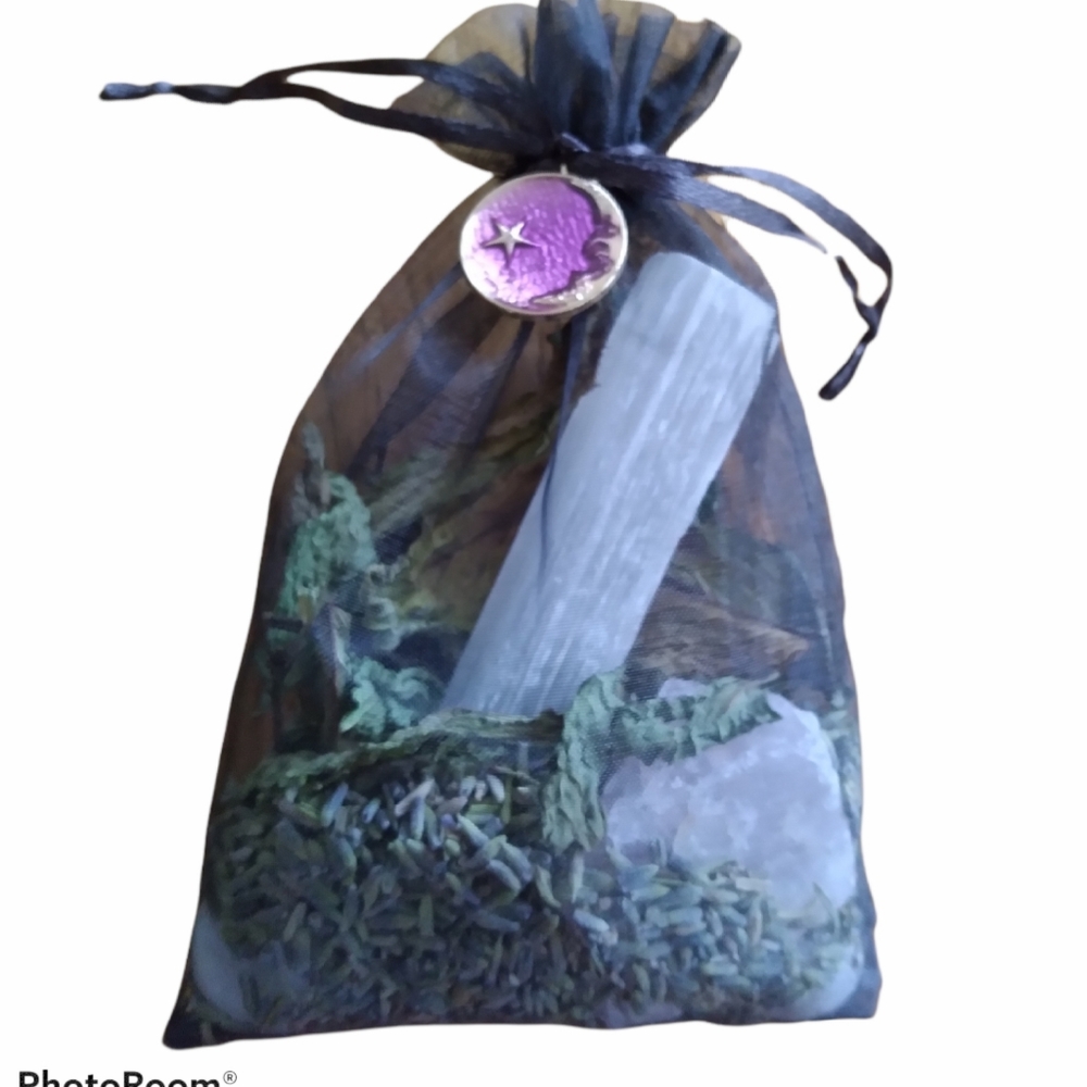 Love Charm Bag - Picture 4 of 4